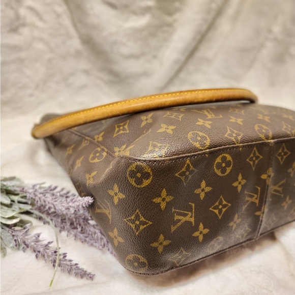 Authentic Louis Vuitton Looping GM - Picture 3 of 16